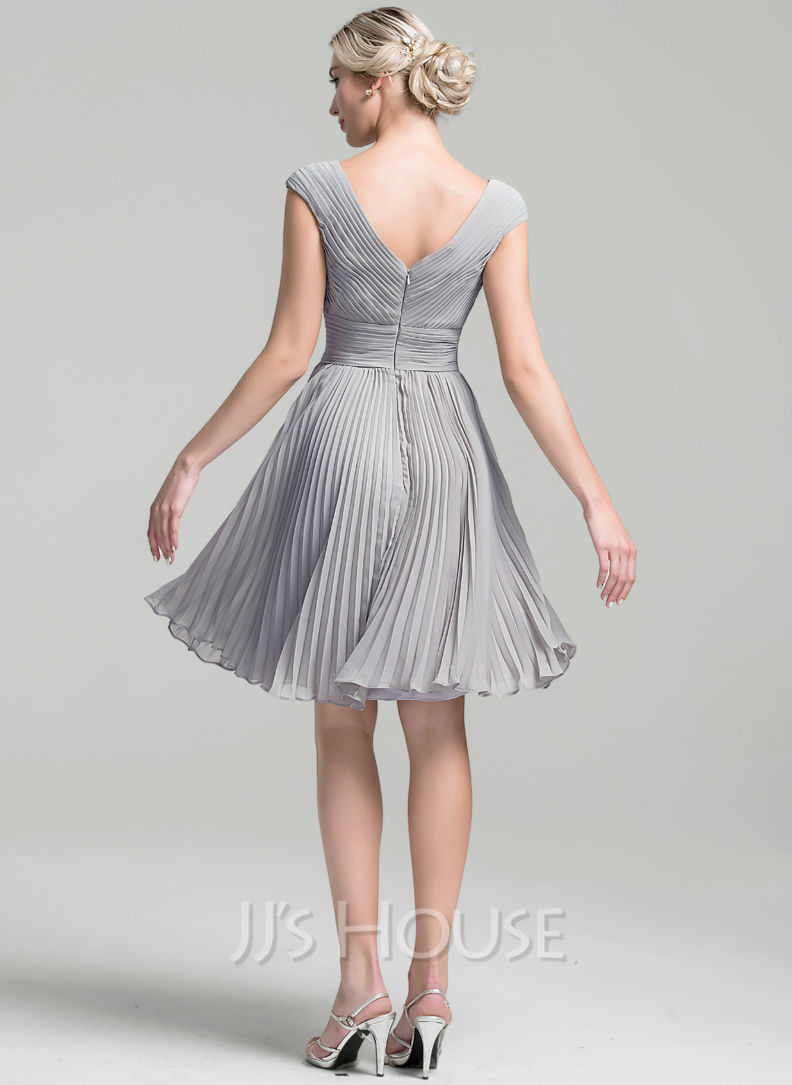 A-Line/Princess V-neck Knee-Length Chiffon Cocktail Dress With Ruffle ...