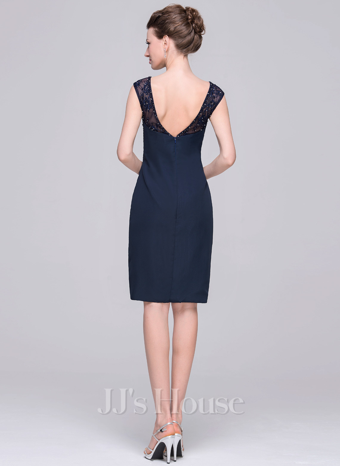 Chiffon Scoop Neck Floor-Length Luxurious Plus Size Mother of the Bride Dress with Beading Sequins main image 1