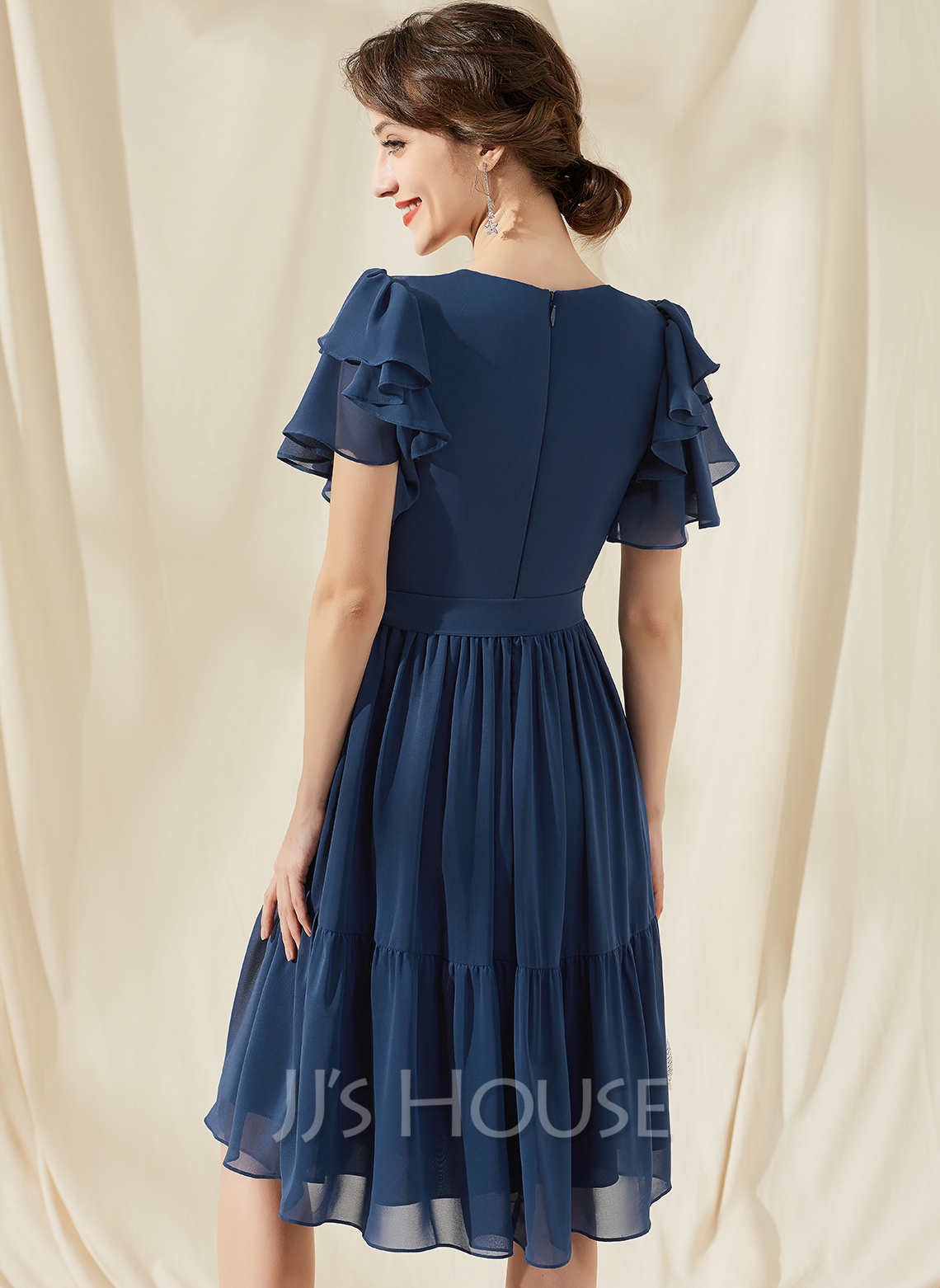 A-Line V-neck Knee-Length Chiffon Cocktail Dress With Bow(s) Cascading ...