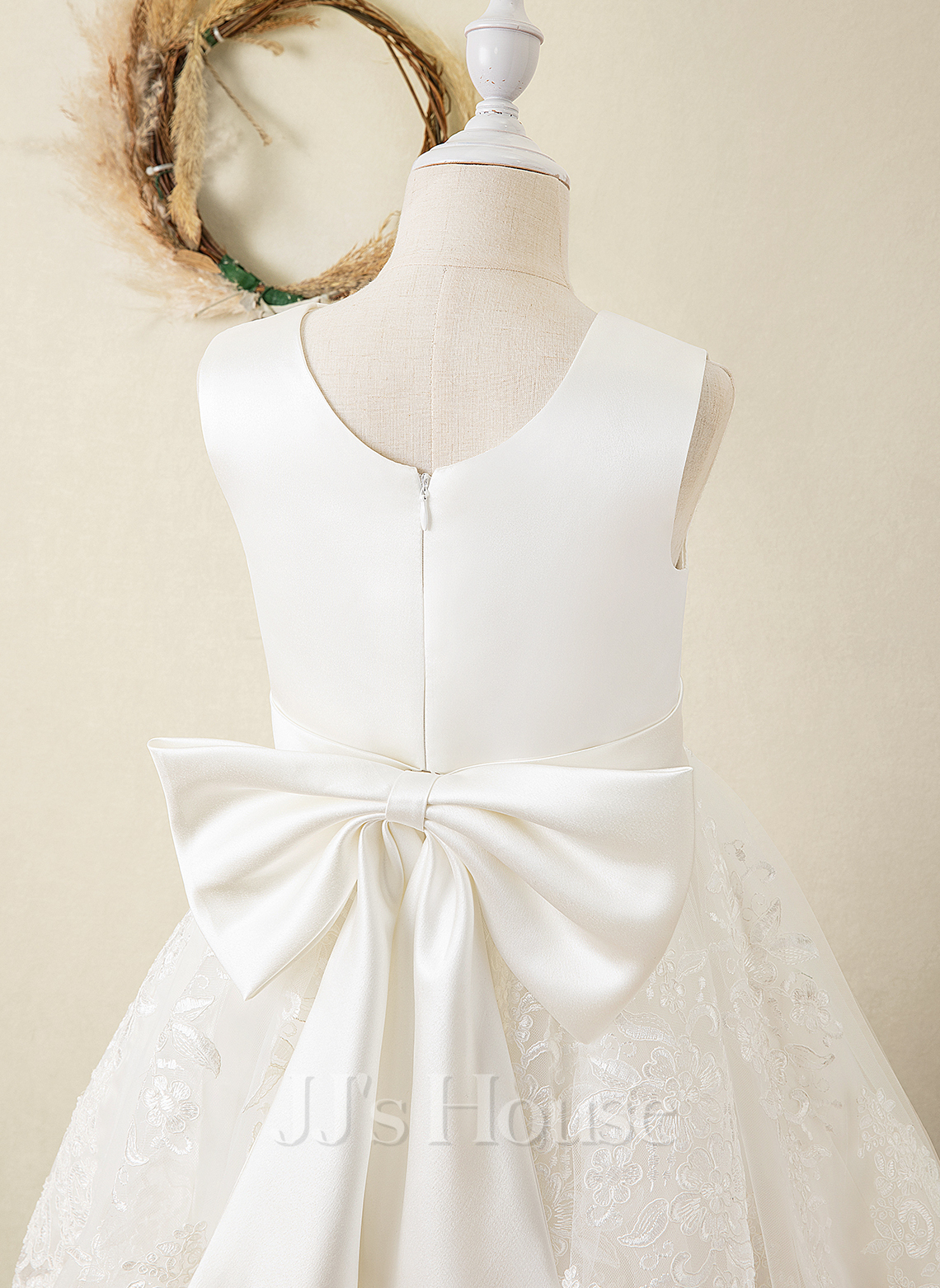 Ball-Gown Scoop Neck Sleeveless Knee-Length Flower Girl Dress with Bowknot