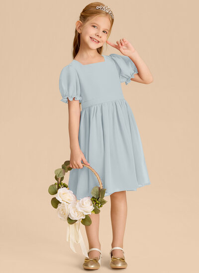 Kleid in A-Linie mit Schleife aus Chiffon